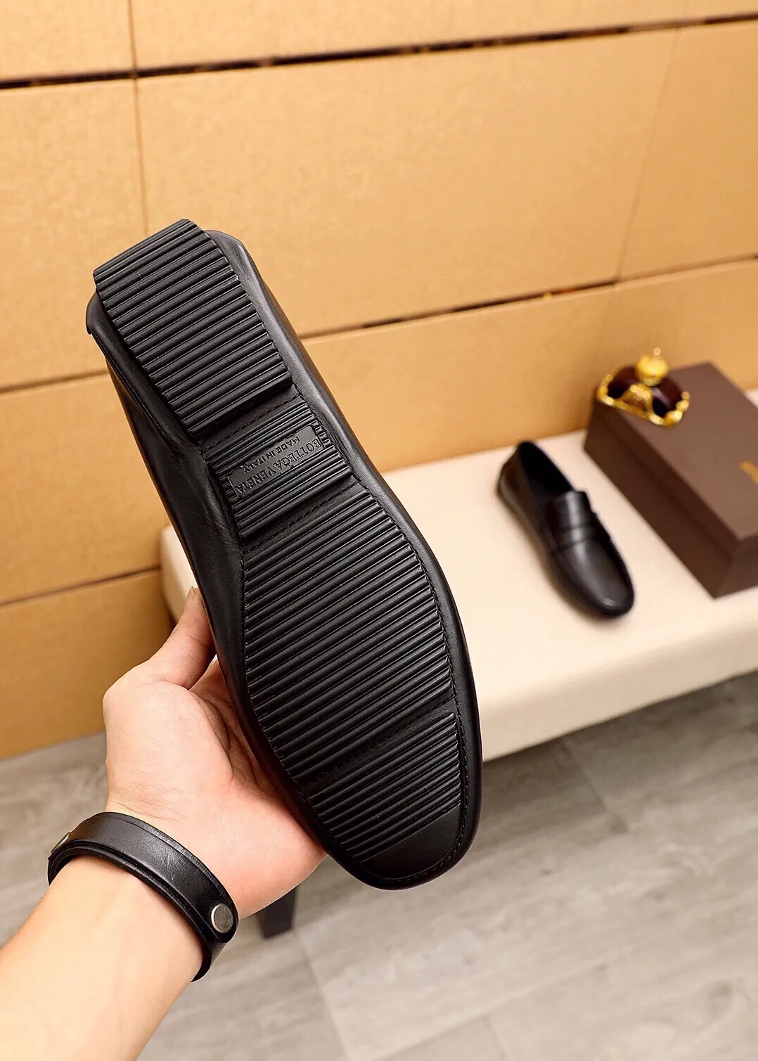 Men's Men's Shoes 💰: 480 💰💐 BV Men's Slip-on Shoes® [BOTTEGA VENETA] Official website counter new model, one-to-one mold opening ⚠Italian calfskin ➕Embossed ➕Cow 🐂 leather lining. Driving slip-ons, available at counters, sizes 38～44 (45🉑️customized)